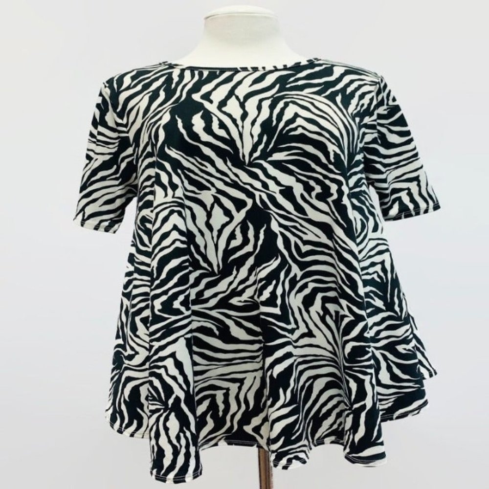 Curvy Plus Size Blk/White Top